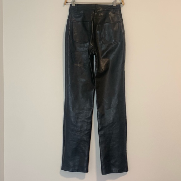 Wilfred
Melina Pant - Picture 4 of 9